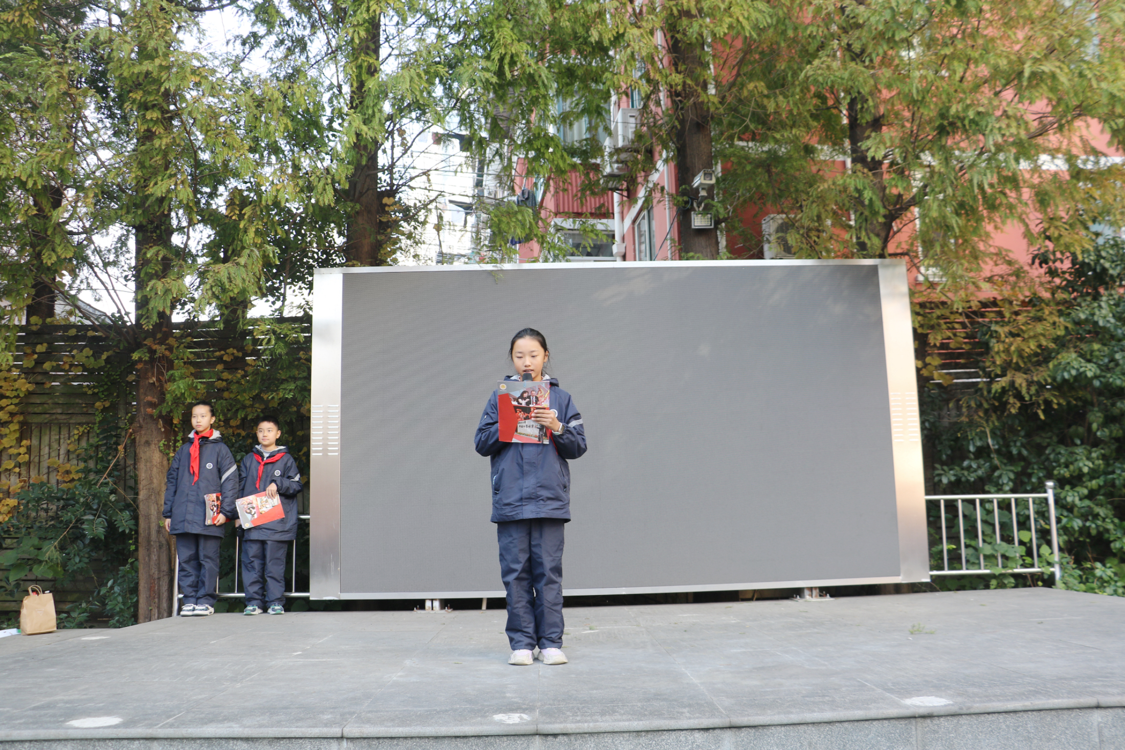 学生发言.jpg